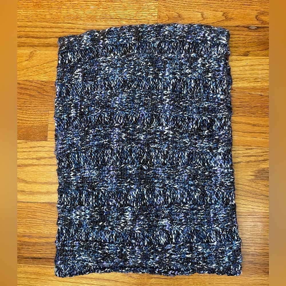 GAP Wool Blend Infinity Scarf - Picture 4 of 6